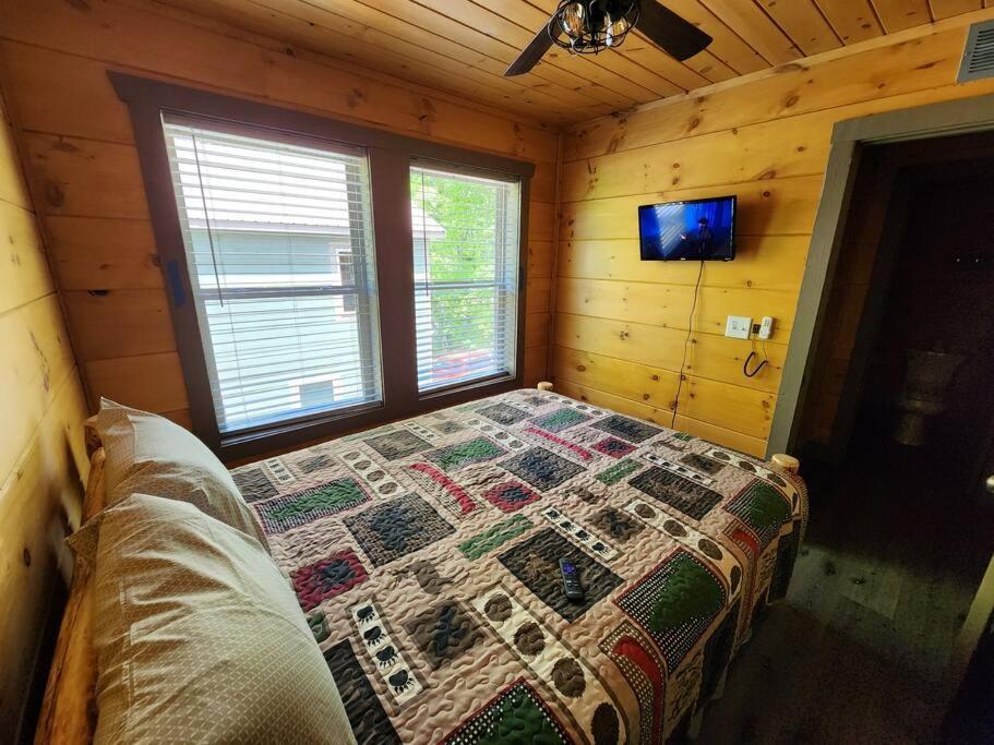 Dancing Bear Cabin- Relax & Enjoy! Sevierville Eksteriør bilde